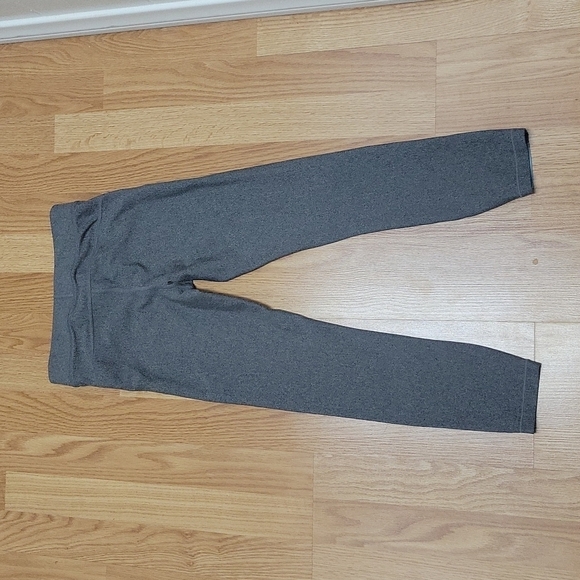 Under Armour Woman's Heatgear Athletic Leggings - Picture 5 of 8